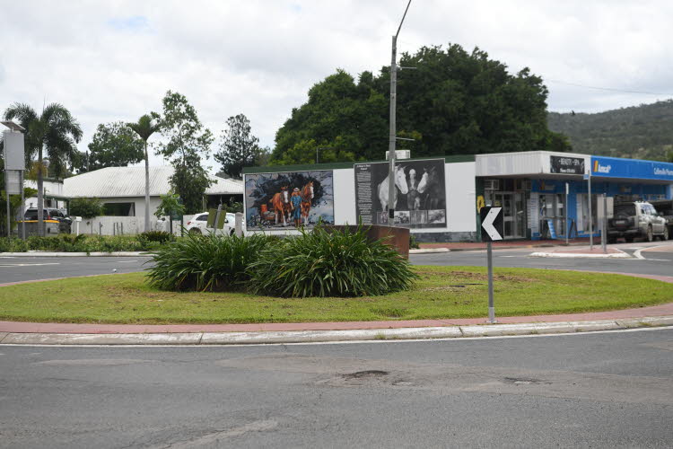 To Bowen 052 Small