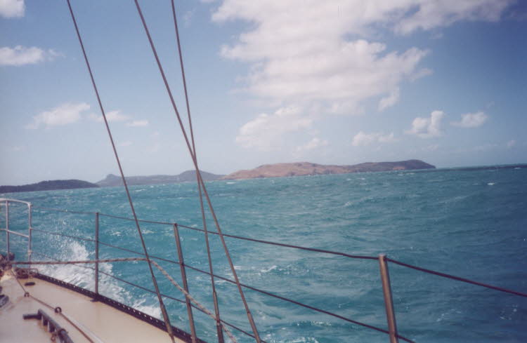 WS2000_024_oz_-c_Henning_Hamilton_and_Dent_Islands